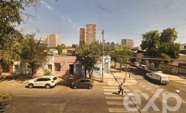 Bodega en Arriendo en A 200 m de Av. Fermín Vivaceta y a 250 m de Fundación Las Rosas