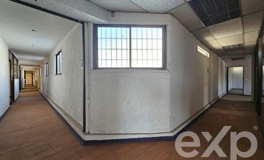 Bodega en Arriendo en A 200 m de Av. Fermín Vivaceta y a 250 m de Fundación Las Rosas