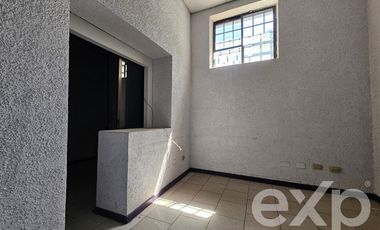 Bodega en Arriendo en A 200 m de Av. Fermín Vivaceta y a 250 m de Fundación Las Rosas