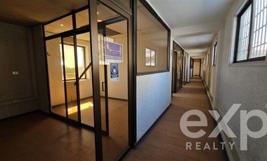 Bodega en Arriendo en A 200 m de Av. Fermín Vivaceta y a 250 m de Fundación Las Rosas
