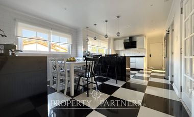 El Venado luminosa casa estilo Georgian