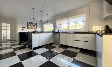 El Venado luminosa casa estilo Georgian