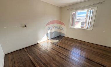 LUMINOSA CASA REMODELADA  USO COMERCIAL - RECOLETA