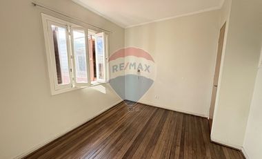 LUMINOSA CASA REMODELADA  USO COMERCIAL - RECOLETA