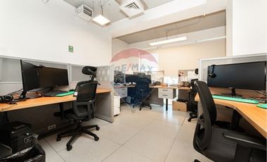 Oficinas en piso completo