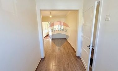 AMPLIA CASA REMODELADA  USO COMERCIAL - RECOLETA