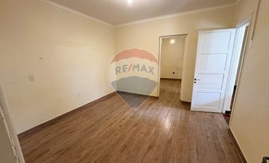 AMPLIA CASA REMODELADA  USO COMERCIAL - RECOLETA