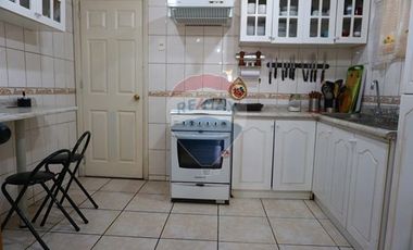 Amplia casa de 167m2 5D/3B en La Cisterna