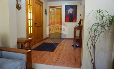 Amplia casa de 167m2 5D/3B en La Cisterna