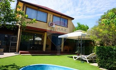 Amplia casa de 167m2 5D/3B en La Cisterna