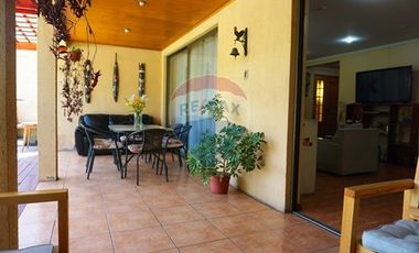 Amplia casa de 167m2 5D/3B en La Cisterna