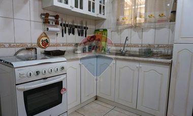 Amplia casa de 167m2 5D/3B en La Cisterna