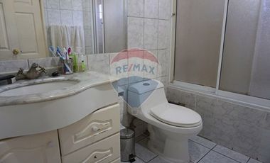 Amplia casa de 167m2 5D/3B en La Cisterna