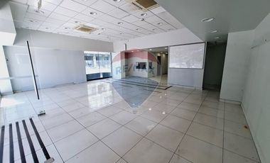 Local Comercial En Avenida Las Condes