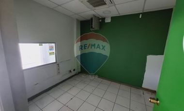 Local Comercial En Avenida Las Condes