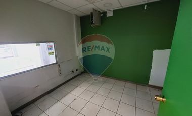 Local Comercial En Avenida Las Condes