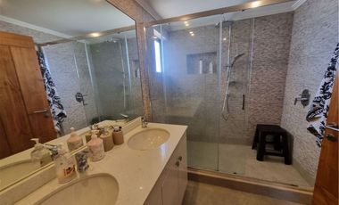 Casa AMOBLADA con gran jardín y piscina