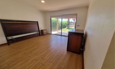 Casa AMOBLADA con gran jardín y piscina