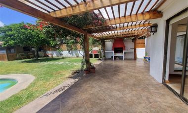 Casa AMOBLADA con gran jardín y piscina