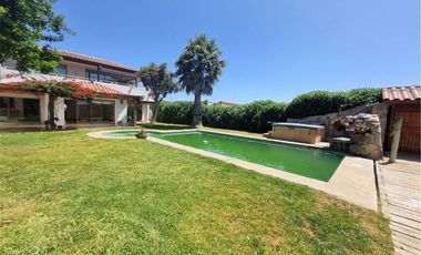 Casa AMOBLADA con gran jardín y piscina