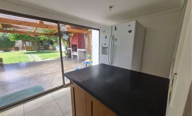 Casa AMOBLADA con gran jardín y piscina