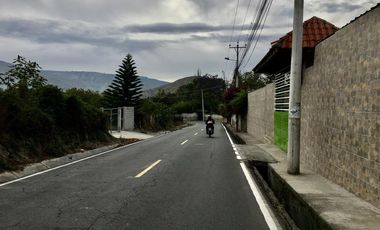 Venta terreno Guayllabamba, 1074 m2 cerca al zoológico