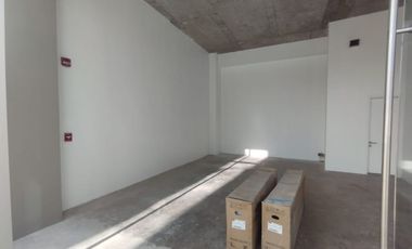 Local en Edificio de nueva Clínica Santa María