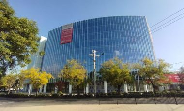 Local en Edificio de nueva Clínica Santa María