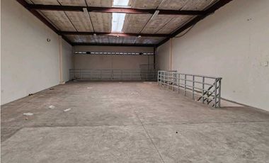 BODEGA 448 m2 - DON BOSCO