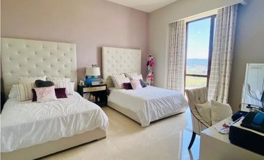 VENTA DE PENTHOUSE EN SANTA MARIA, 5 REC