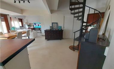 Departamento en el centro de pinamar. A 4 cuadras de la playa