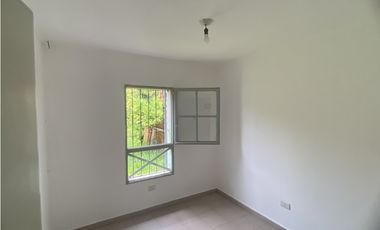 VENDO CASA 2 DORM B° ITAEMBE DIV PROV. (TANQUE) POSADAS MNES