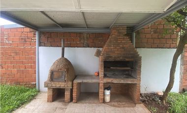 VENDO CASA 2 DORM B° ITAEMBE DIV PROV. (TANQUE) POSADAS MNES