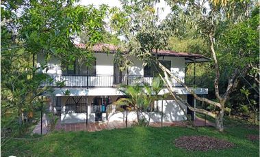 Finca Turística con Dos Casas en La Mesa Cundi con muy buen agua