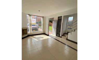 ACSI 1135. Se vende Casa en Mosquera. Conjunto Quintas del Trébol.