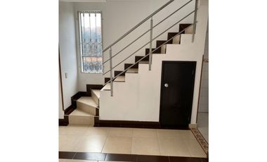 ACSI 1135. Se vende Casa en Mosquera. Conjunto Quintas del Trébol.