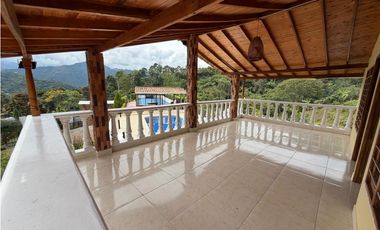 Espaciosa finca mixta en venta Andes - Vía Jardín (JS)