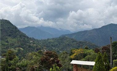 Espaciosa finca mixta en venta Andes - Vía Jardín (JS)