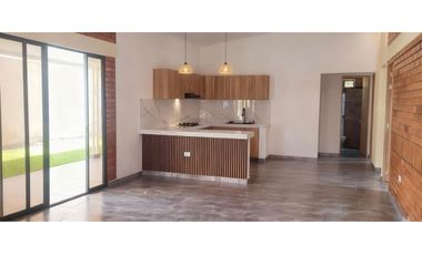 Casa campestre nueva en venta en parcelación - Santa Elena, El Cerrito