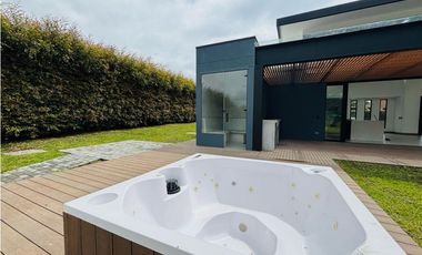 Casa de lujo para estrenar en condominio en Llanogrande