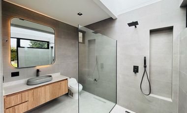 Casa de lujo para estrenar en condominio en Llanogrande