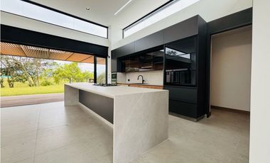 Casa de lujo para estrenar en condominio en Llanogrande