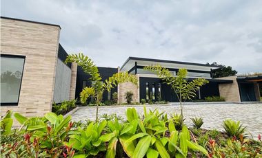 Casa de lujo para estrenar en condominio en Llanogrande