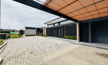 Casa de lujo para estrenar en condominio en Llanogrande