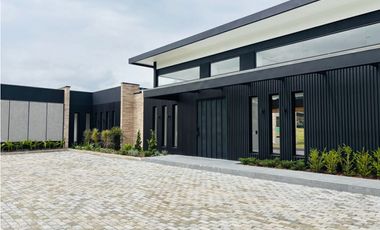 Casa de lujo para estrenar en condominio en Llanogrande