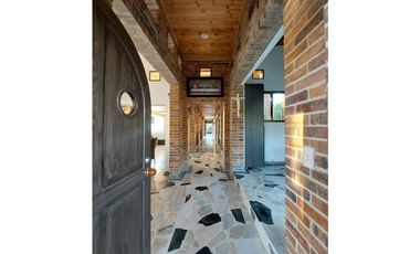 VENPERMUTO HERMOSA CASA CAMPESTRE EN EL MEJOR CONDOMINIO DE CHINAUTA