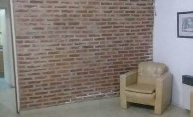 Casa para 2 Familias en venta en Ezpeleta Este