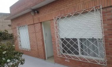 Casa para 2 Familias en venta en Ezpeleta Este