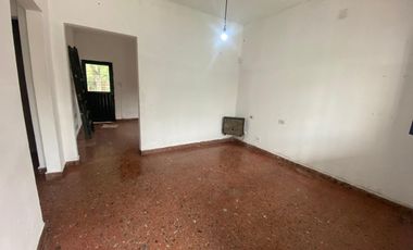 Casa de 3 Ambientes en Venta en Lomas de Zamora.