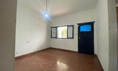 Casa de 3 Ambientes en Venta en Lomas de Zamora.
